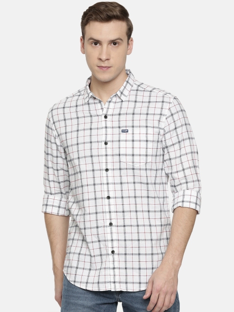 

Wrangler Men White & Navy Blue Regular Fit Checked Casual Shirt