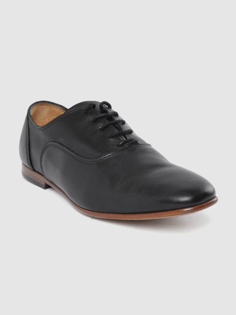 

Clarks Men Black Leather Formal Oxfords