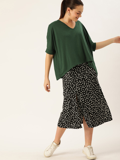 

DressBerry Women Green Solid High-Low Knitted Top