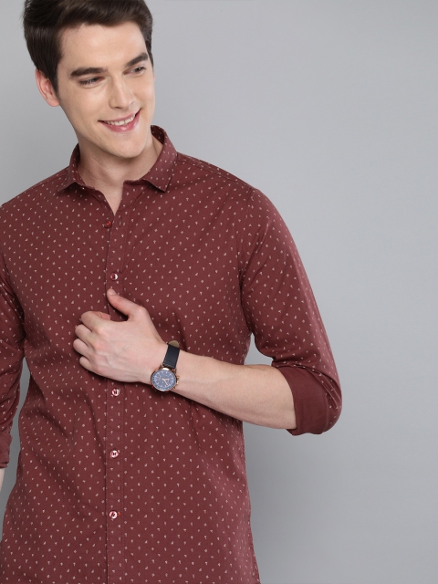 

Mast & Harbour Men Maroon Regular Fit Printed Casual Shirt