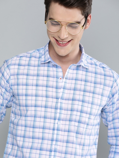 

Mast & Harbour Men White & Blue Regular Fit Checked Casual Shirt