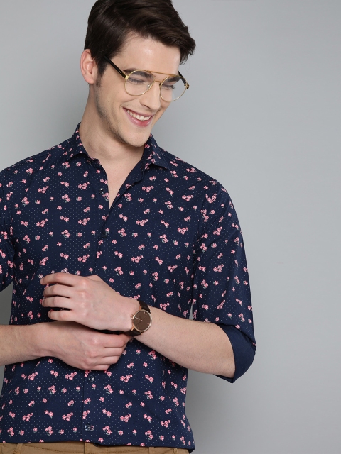 

Mast & Harbour Men Navy Blue & Pink Regular Fit Printed Casual Shirt