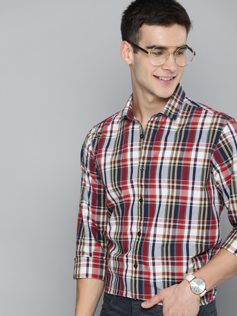 

Mast & Harbour Men White & Red Regular Fit Checked Casual Shirt