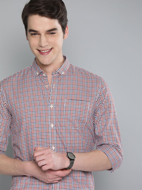 

Mast & Harbour Men White & Red Regular Fit Checked Casual Shirt