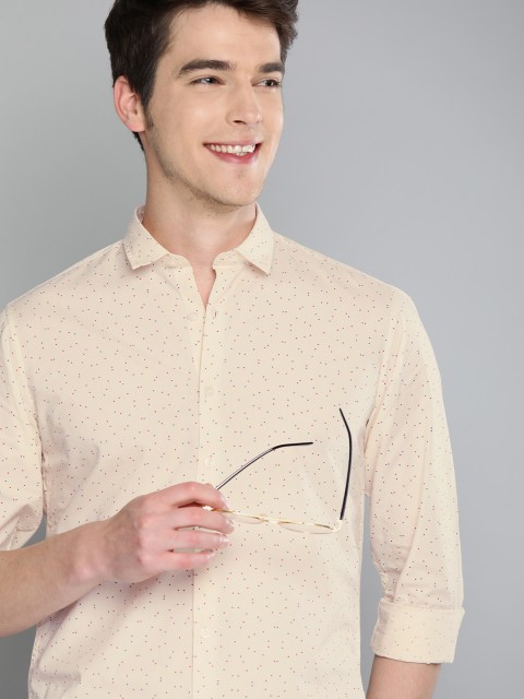 

Mast & Harbour Men Beige & Red Regular Fit Printed Casual Shirt