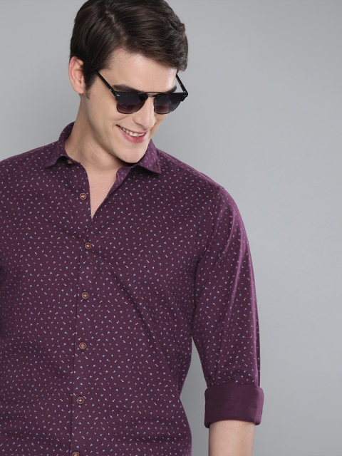 

Mast & Harbour Men Burgundy Regular Fit Printed Casual Shirt