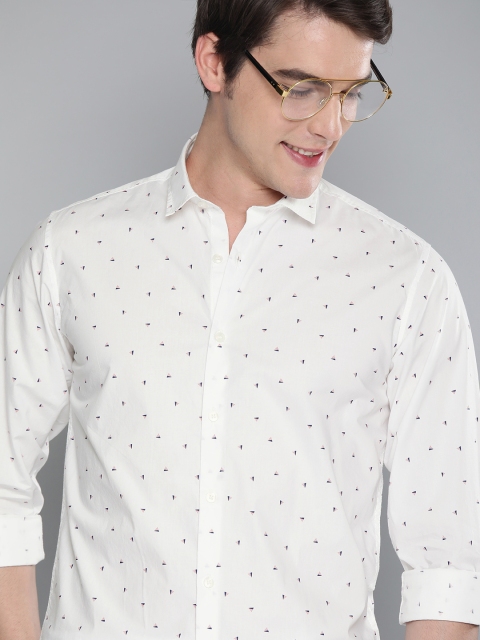 

Mast & Harbour Men White & Navy Blue Regular Fit Printed Casual Shirt
