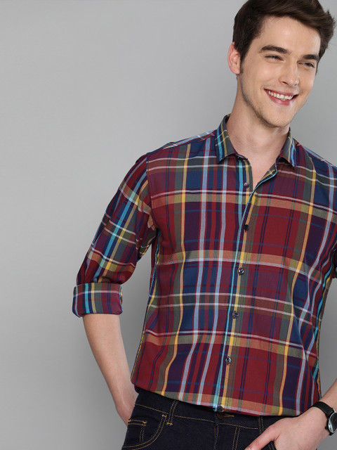 

Mast & Harbour Men Red & Teal Blue Regular Fit Checked Casual Shirt