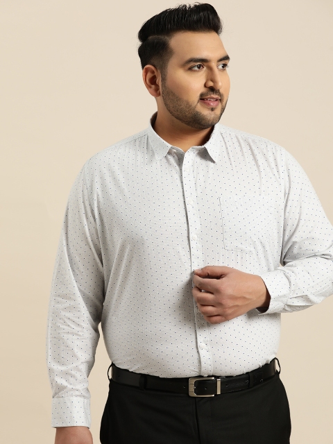 

Sztori Plus Size Men Off-White Navy Blue Regular Fit Printed Formal Shirt