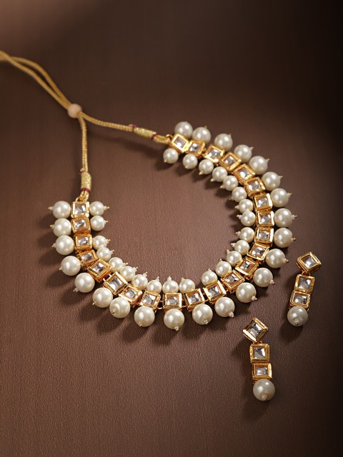 

Infuzze Off-White Gold-Plated Kundan-Studded Jewellery Set