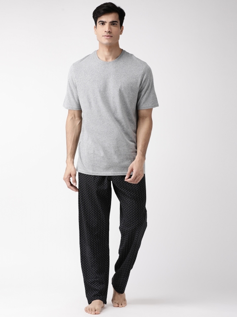 

Marks & Spencer Men Grey Melange & Black Solid Nightsuit