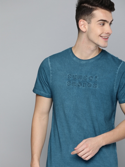 

Mast & Harbour Men Teal Blue Faded Round Neck T-shirt