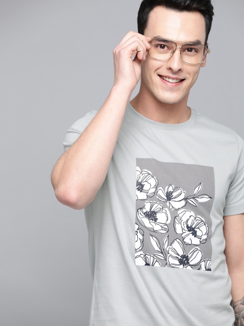 

Mast & Harbour Men Grey & White Floral Printed Round Neck T-shirt