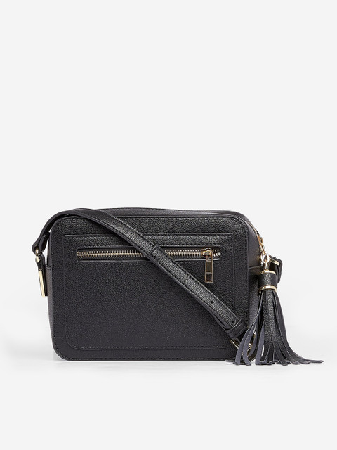 

DOROTHY PERKINS Black Solid Sling Bag