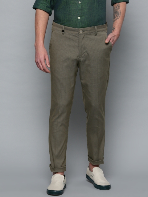 

Louis Philippe Sport Men Brown Comfort Tapered Fit Checked Casual Trousers