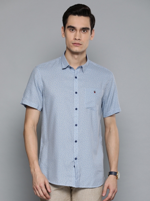 

Louis Philippe Sport Men Blue Geomectric Print Slim Fit Casual Shirt