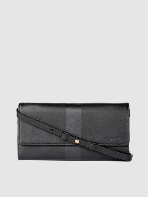 

Calvin Klein Jeans Women Black Leather Two Fold Wallet