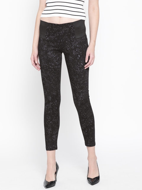 

urSense Women Black & Grey Printed Slim Fit Cropped Treggings