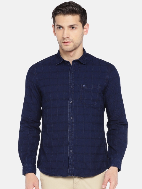 

Turtle Men Blue Relaxed Slim Fit Checked Casual Shirt