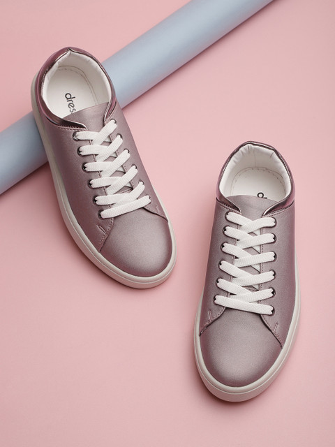 

DressBerry Women Grey Solid Sneakers