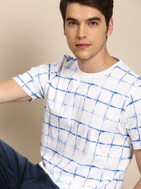 

ether Men White & Blue Checked Round Neck T-shirt