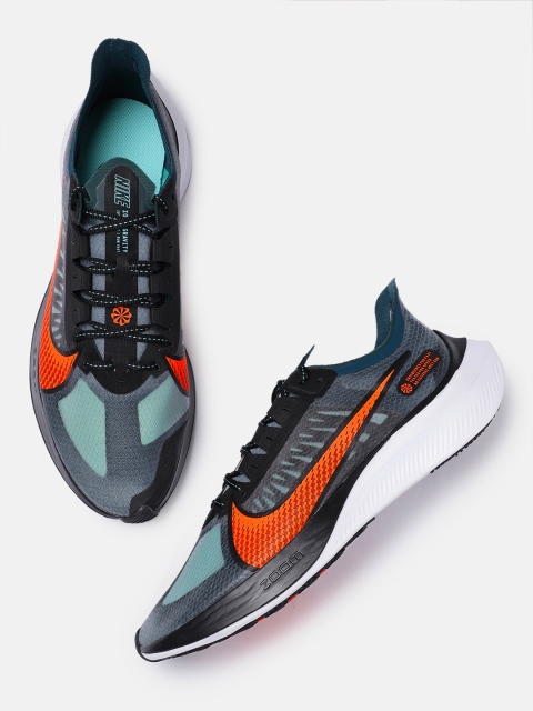 

Nike Men Black & Green ZOOM GRAVITY Running Shoes