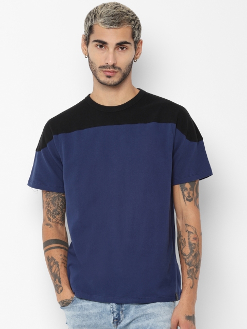 

AMERICAN EAGLE OUTFITTERS Men Blue & Black Colourblocked Round Neck T-shirt