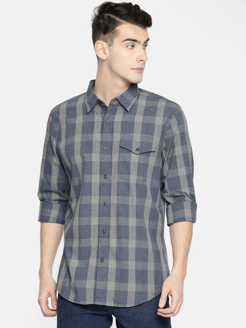 

AMERICAN EAGLE OUTFITTERS Men Grey & Navy Blue Slim Fit Checked Casual Shirt