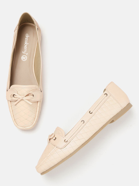 

DressBerry Women Peach-Coloured Woven Design Boat Shoes