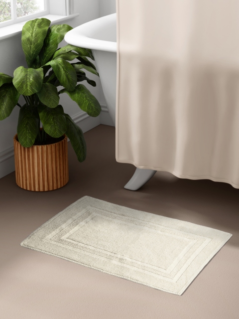 

Aura Off-White Handloom J/Q Bath Rug