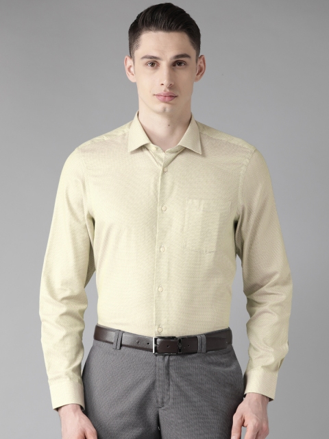 

Blackberrys Men Green Smart Regular Fit Giza Cotton Self Design Formal Shirt