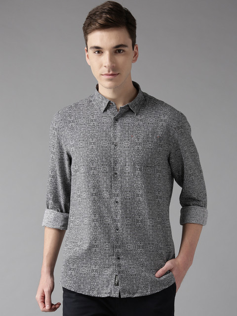 

Blackberrys Men Black & Off White Slim Fit Printed Casual Shirt