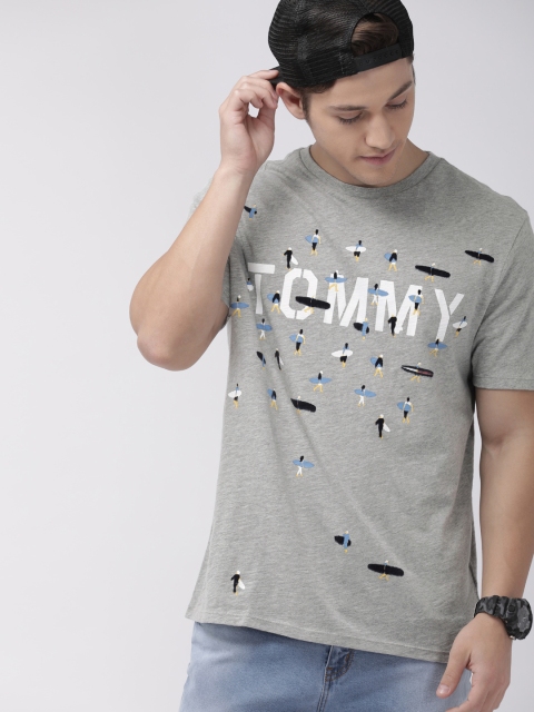 

Tommy Hilfiger Men Grey Printed Round Neck T-shirt