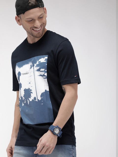 

Tommy Hilfiger Men Navy Blue Printed Round Neck T-shirt