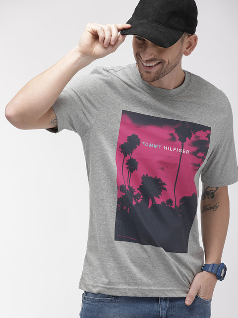 

Tommy Hilfiger Men Grey Printed Round Neck T-shirt