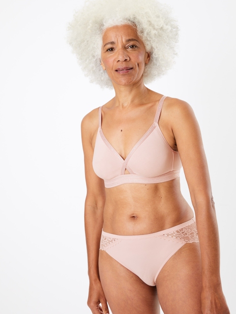 

Marks & Spencer Pink Solid Non-Wired Non Padded Everyday Bra T337128MEDIUM