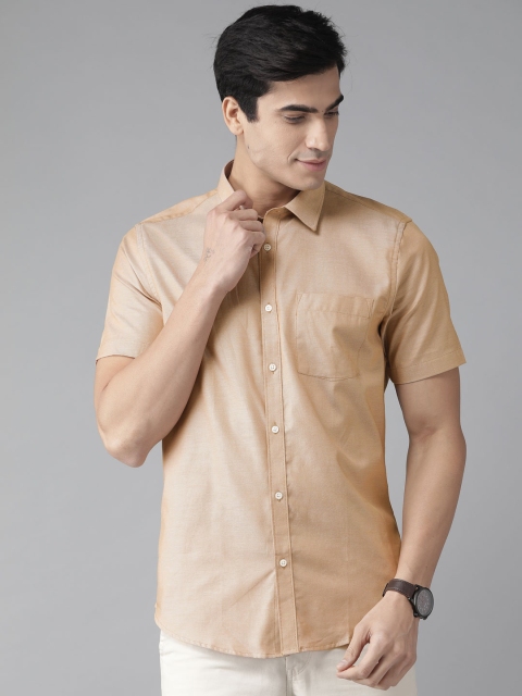 

Blackberrys Men Beige Slim Fit Solid Smart Casual Shirt
