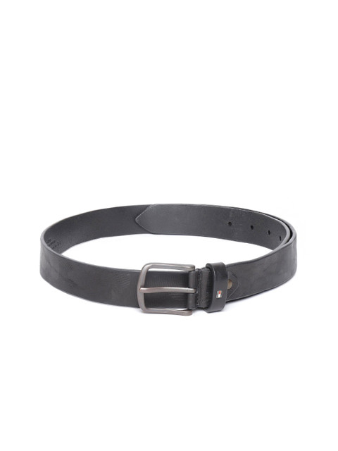 

Tommy Hilfiger Men Black Textured Leather Belt