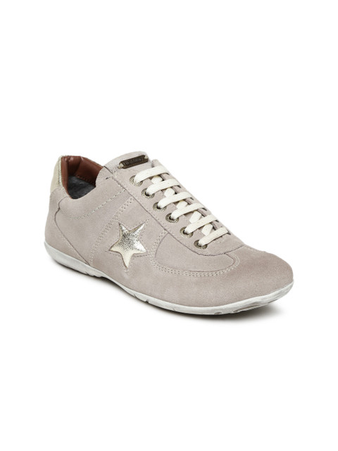 

Roadster Women Beige Sneakers