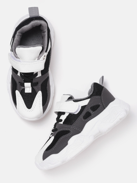 

Hoppipola Kids White & Charcoal Grey Colourblocked Sneakers