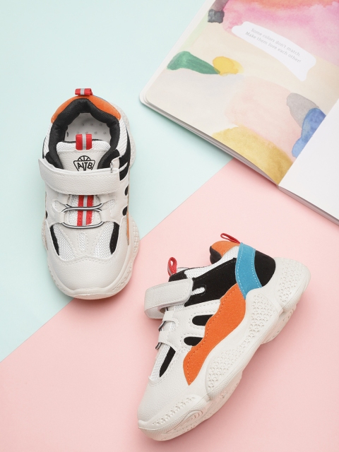 

Hoppipola Kids Off-White & Black Colourblocked Sneakers