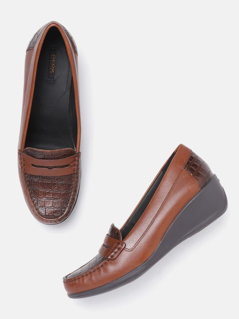 

Geox Women Brown Crocodile Textured Leather Pumps