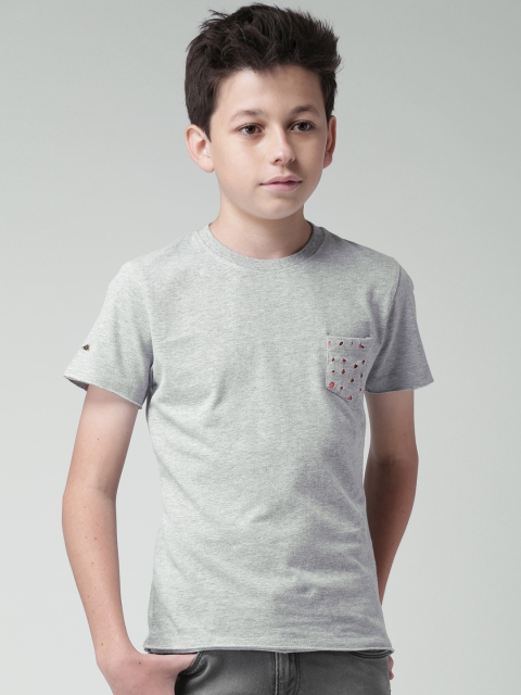 

WROGN for Tweens Boys Grey Melange Slim Fit T-shirt
