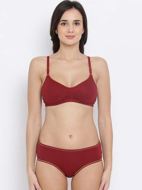 

Clovia Women Maroon Solid Lingerie Set COMBBP21332B