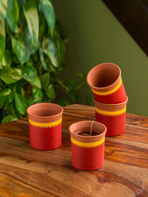 

ExclusiveLane Red & Brown Set of 4 Hand-Painted Coffee & Tea Terracotta Kulladhs