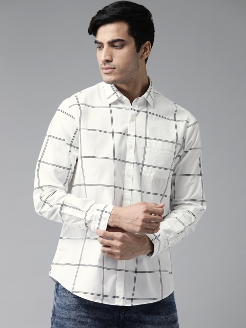 

Blackberrys Men White & Navy Blue Slim Fit Checked Casual Shirt