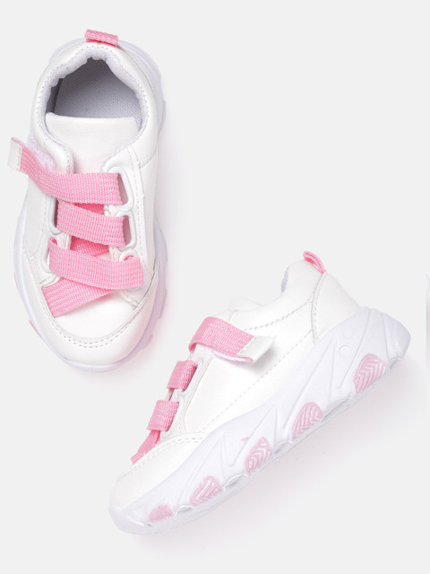 

Hoppipola Kids White & Pink Solid Sneakers