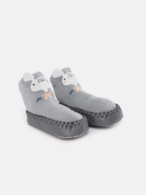 

Hoppipola Kids Grey & White Self-Design Mid-Top Booties