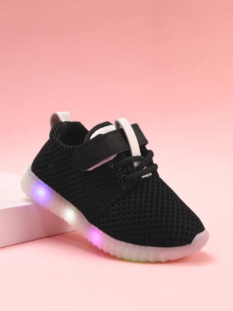 

Hoppipola Girls Black Sneakers