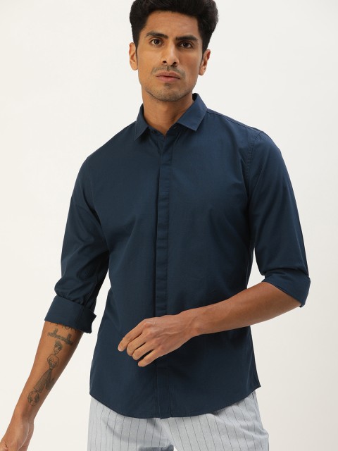 

ether Men Navy Blue Regular Fit Solid Casual Shirt